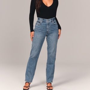 Abercrombie & Fitch Curve Love 90s Ultra High Rise Straight Jeans (26S)